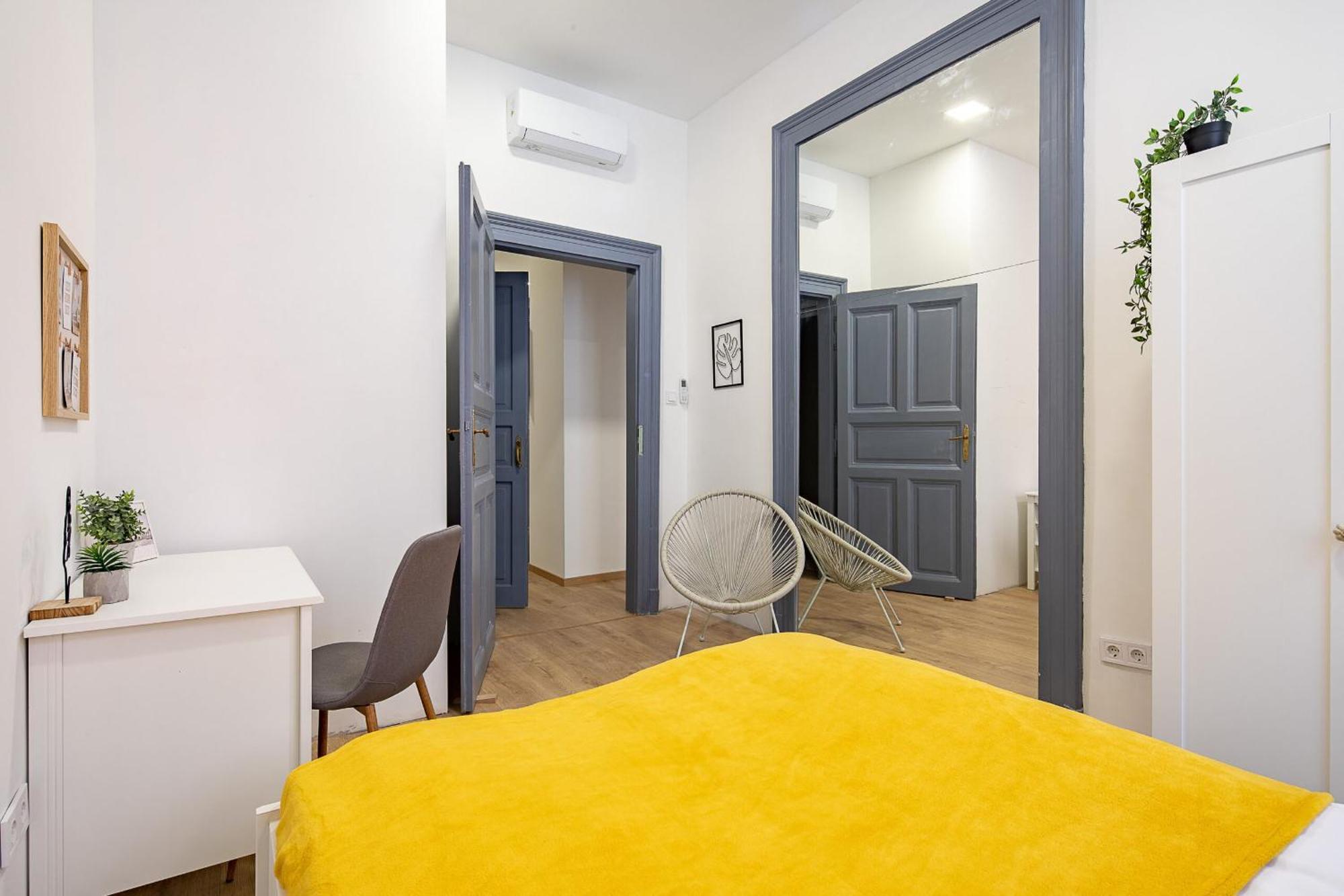 Apartment Cityscape Budget Kings Quarters *